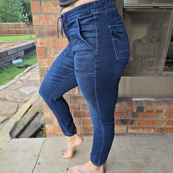 American Eagle Outfitters Dark Blue Ankle Jeans - Picture 1 of 5